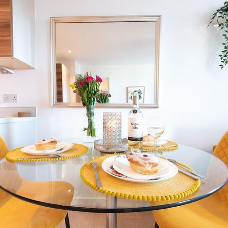 Amber Apartment Oasis - Your Gateway To Southampton'S Vibrant Heart, Port, Shopping Extérieur photo