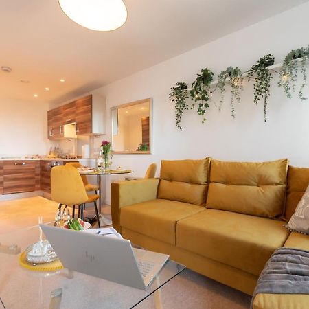 Amber Apartment Oasis - Your Gateway To Southampton'S Vibrant Heart, Port, Shopping Extérieur photo