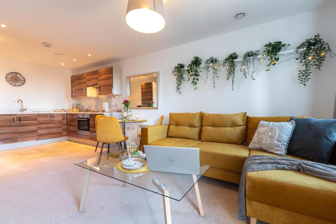 Amber Apartment Oasis - Your Gateway To Southampton'S Vibrant Heart, Port, Shopping Extérieur photo