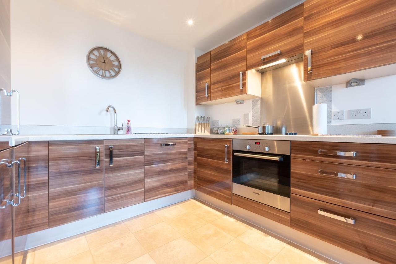Amber Apartment Oasis - Your Gateway To Southampton'S Vibrant Heart, Port, Shopping Extérieur photo