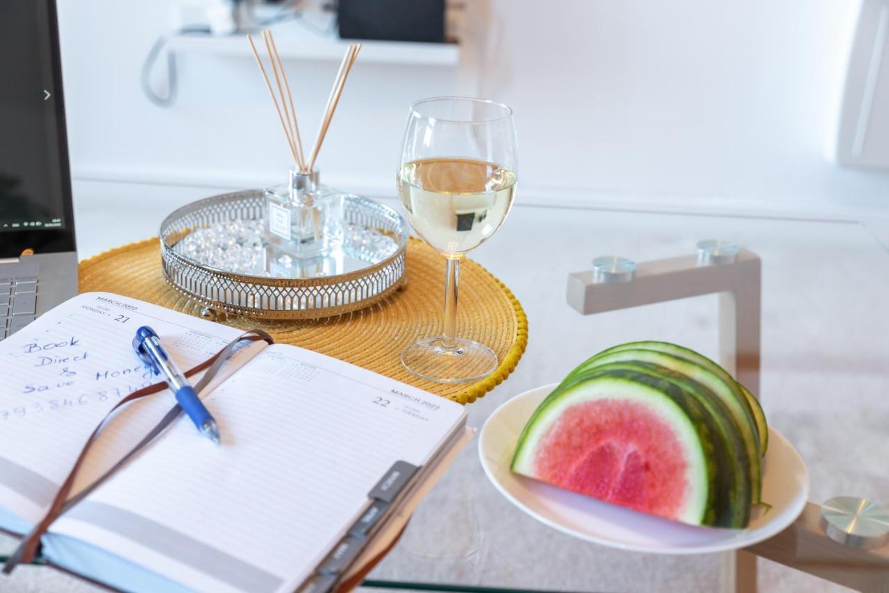Amber Apartment Oasis - Your Gateway To Southampton'S Vibrant Heart, Port, Shopping Extérieur photo