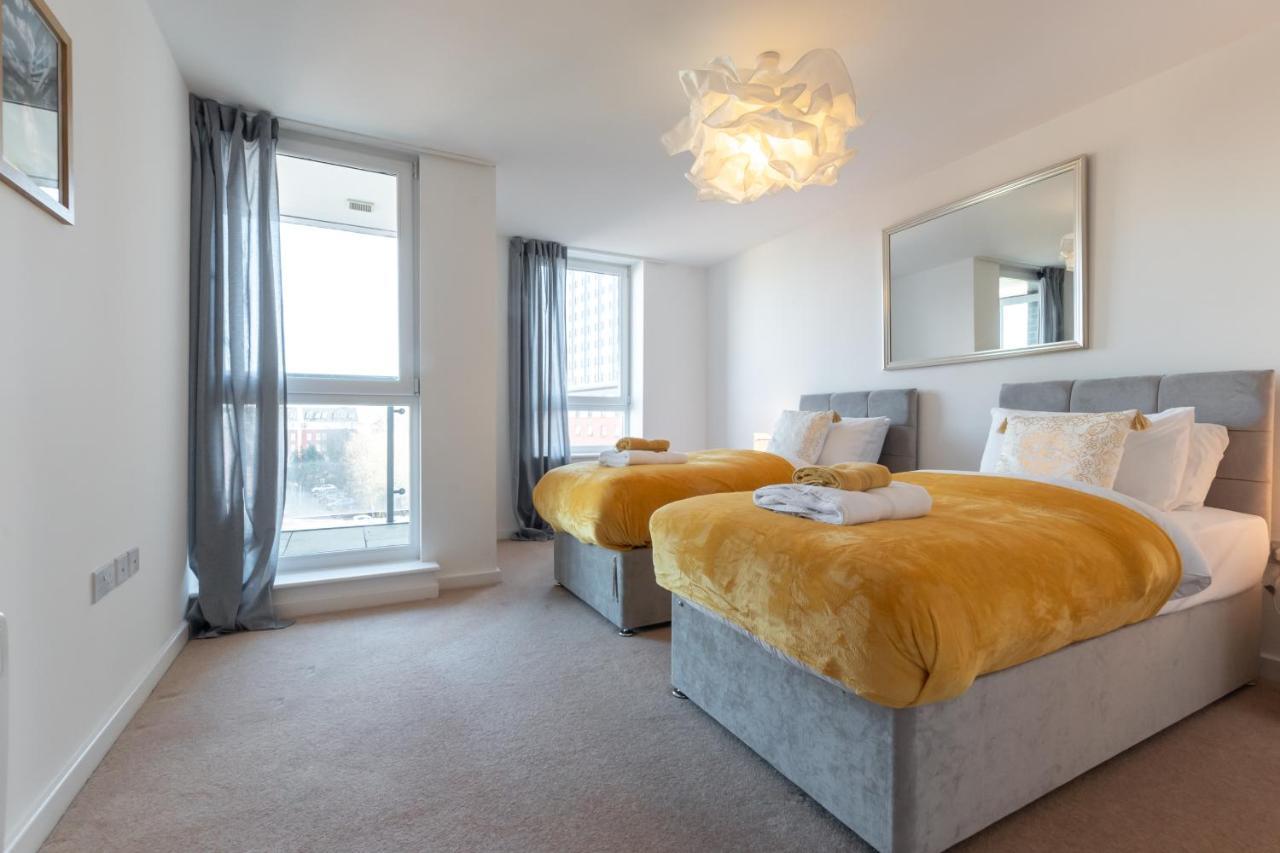 Amber Apartment Oasis - Your Gateway To Southampton'S Vibrant Heart, Port, Shopping Extérieur photo
