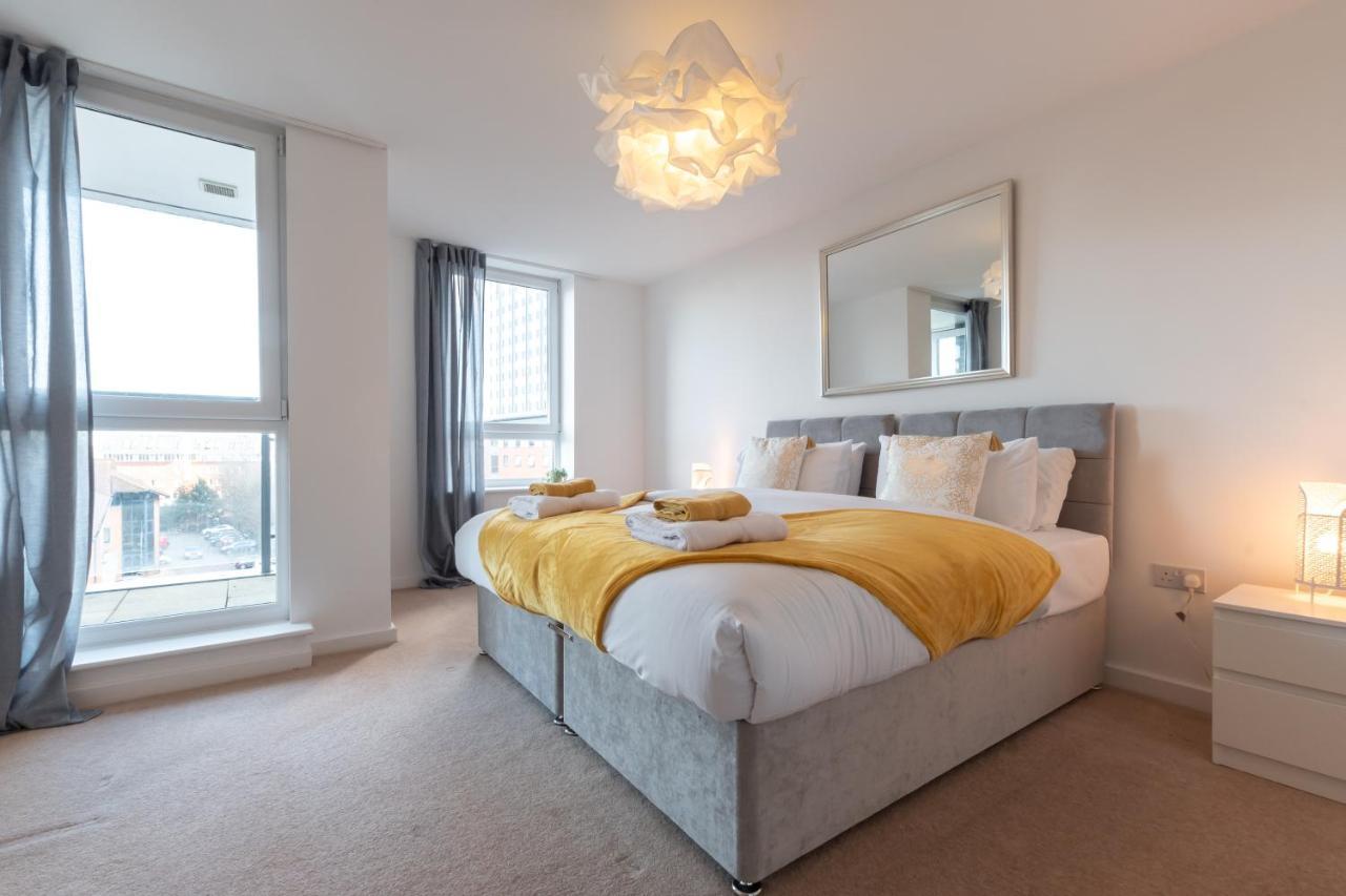 Amber Apartment Oasis - Your Gateway To Southampton'S Vibrant Heart, Port, Shopping Extérieur photo