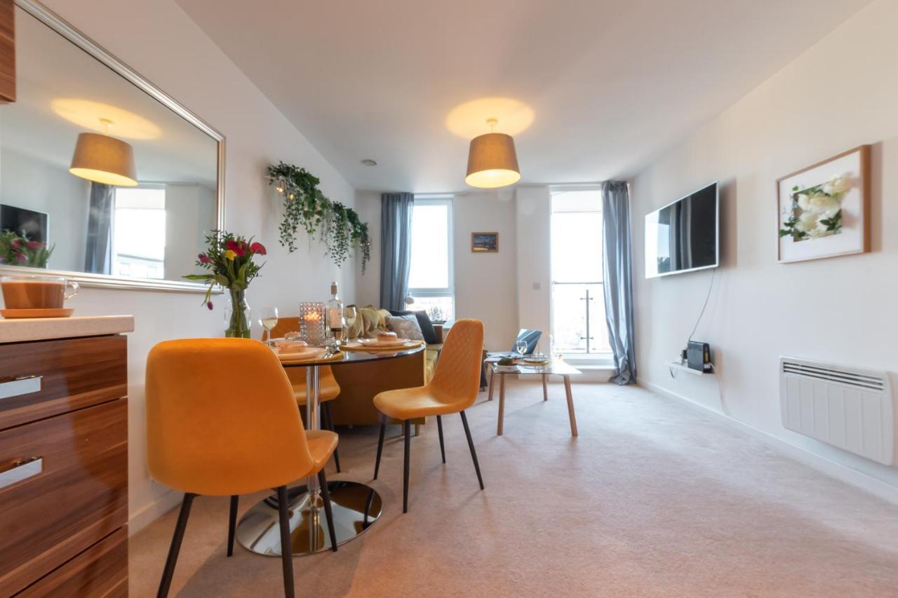 Amber Apartment Oasis - Your Gateway To Southampton'S Vibrant Heart, Port, Shopping Extérieur photo