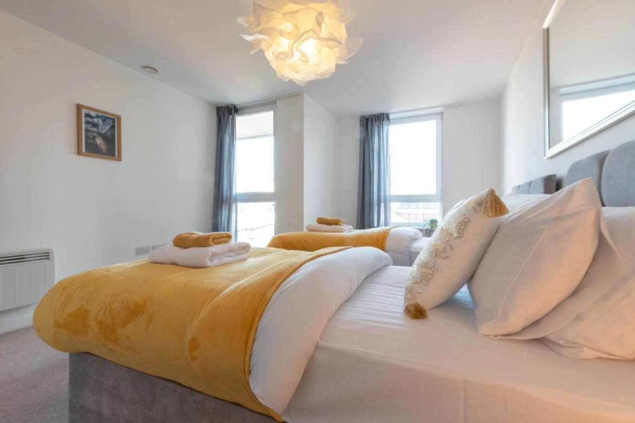 Amber Apartment Oasis - Your Gateway To Southampton'S Vibrant Heart, Port, Shopping Extérieur photo